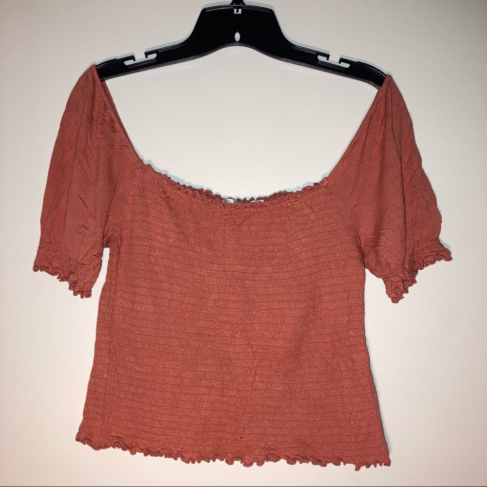 [HEART HIPS] Off the shoulder shirt